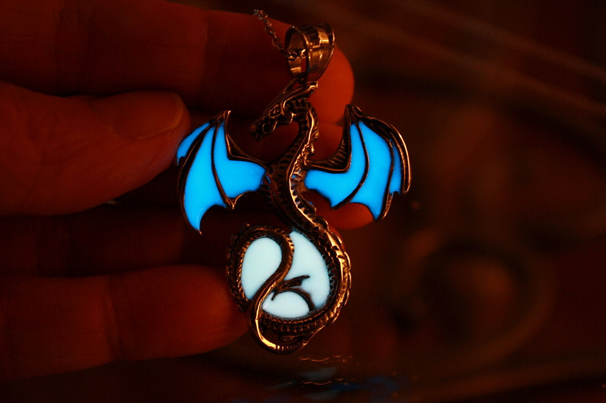 Lzndeal 1 Pcs Women Men Necklace Chain Dragon Glow in The Dark Pendant Fashion Jewelry New, Adult Unisex, Size: 1XL, Blue