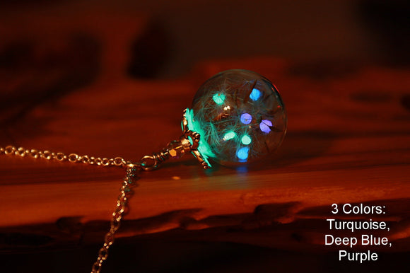 Solitary Crystal AB Necklace / Glow in the Dark / Swarovski Crystal / –  PAPILLON9