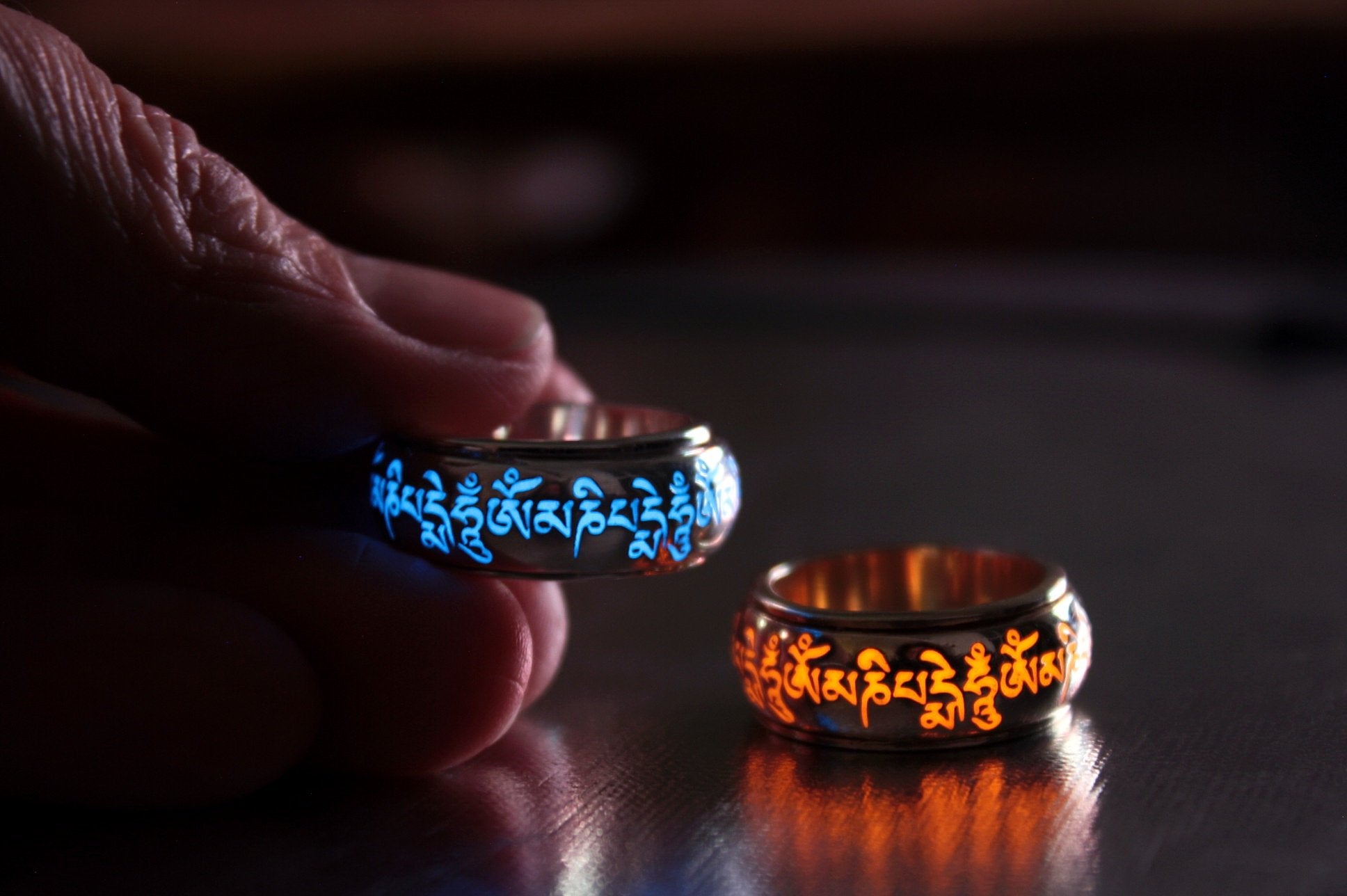 INRENG Men's Stainless Steel Buddhist Mantra Spinner Ring - Engraved 'Om Mani Padme Hum', Sizes 6-12