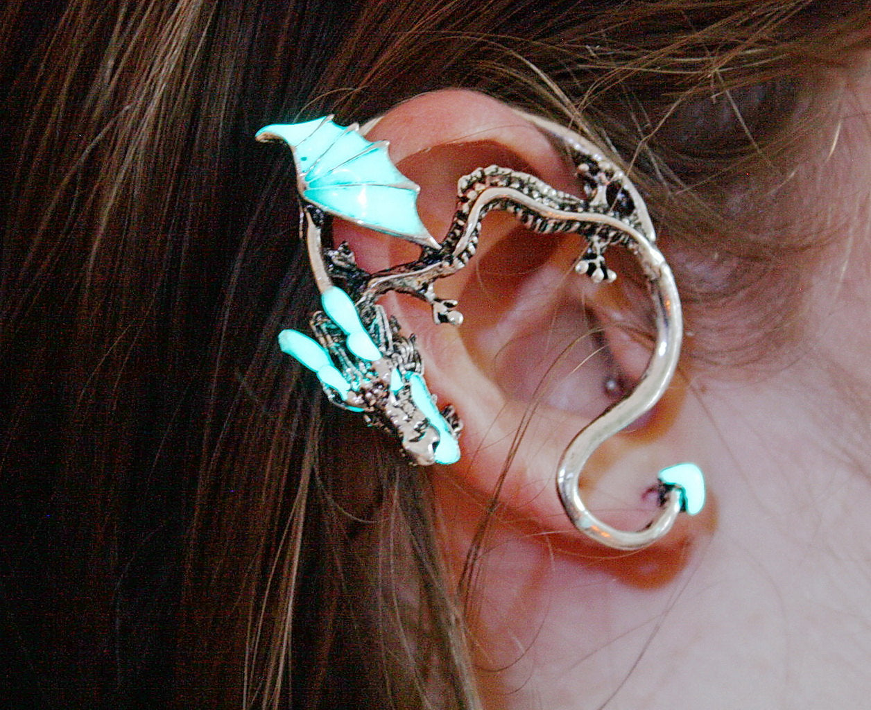 Dragon Ear cuff Glow in the Dark / Gothic Ear Cuff / Silver