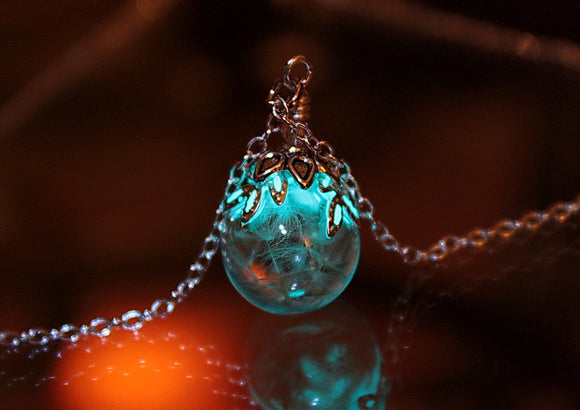 Dandelion Seeds Pendant / Glow in the Dark / Glass Bubble pendant / Leaves Glow in the Dark /