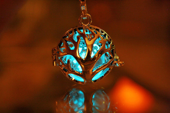 Tree of life Locket Glow in the dark / Luminous Dandelion Seeds /
