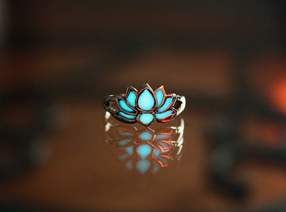 Sterling Silver Small Silhouette Lotus Ring, Flower Ring, Yoga Ring, T –  Indigo & Jade